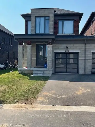 Att/Row/Townhouse in Woodstock