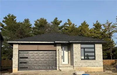 Detached in Ingersoll