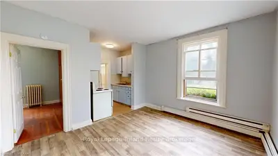 Detached in Woodstock