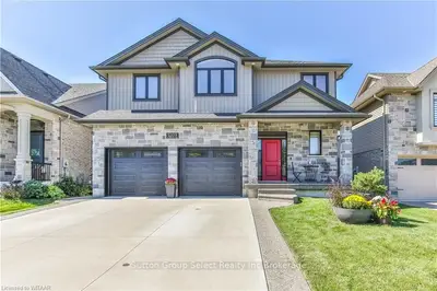 Detached in Woodstock