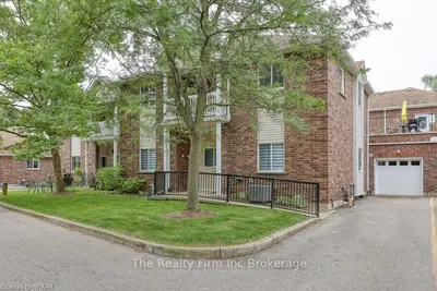 Condo Apartment in Ingersoll