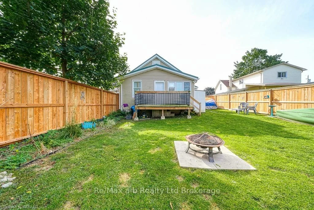 17 - 19 SOVEREEN Street, Norfolk, ON N4B 1L6