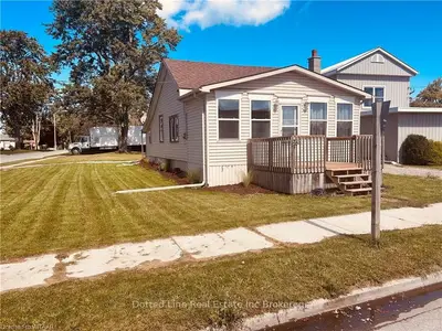 Detached in Central Elgin