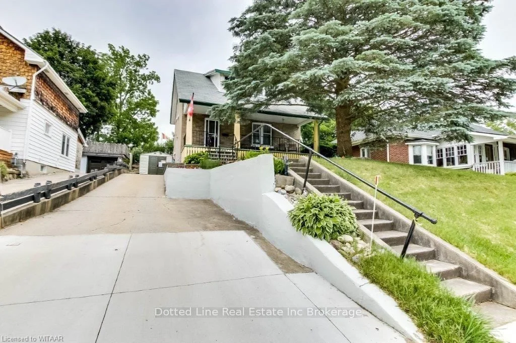 161 Carroll Street, Ingersoll, On N5c 1w3