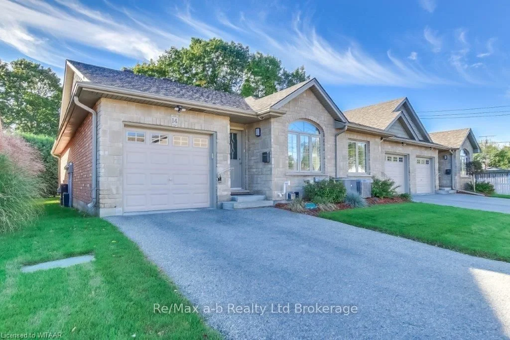 52 Imperial Street 14, Norfolk, On N4b 1g7
