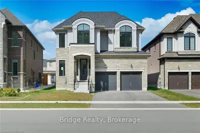 Detached in Woodstock