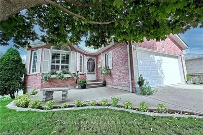 Detached in Woodstock
