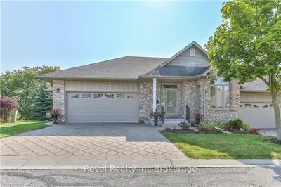 Condo Townhouse in Woodstock