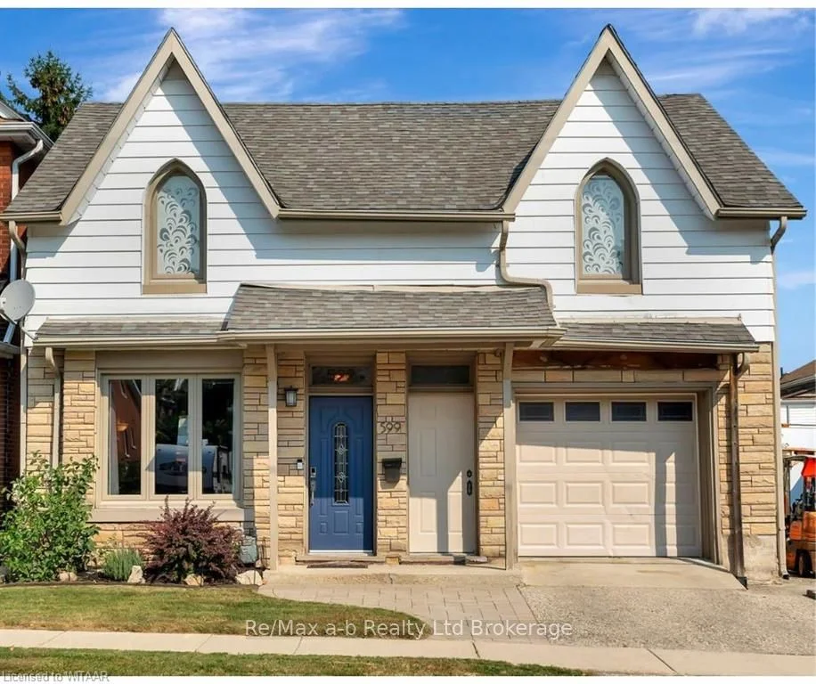 Detached in Woodstock