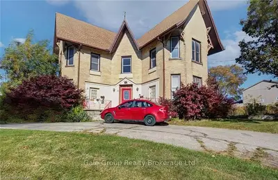 Condo Townhouse in Woodstock