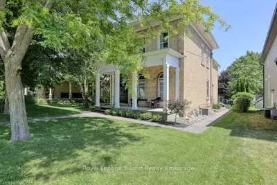 126 King Street E, Ingersoll, On N5c 1g9