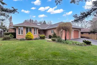46 Alexander Avenue, Tillsonburg, On N4g 4z1