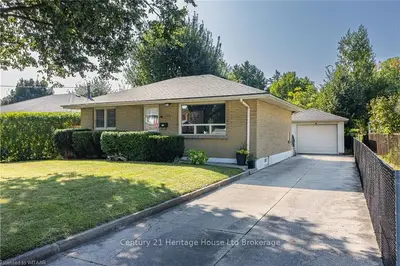 642 Roselawn Avenue, Woodstock, On N4s 5s5