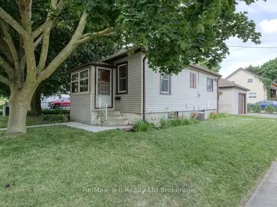 12 Waterloo Street, Woodstock, On N4s 2s8