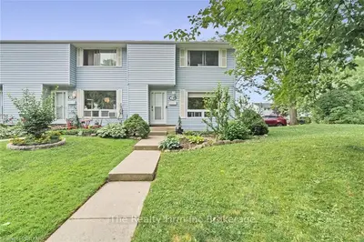 138 Monmore Road 12, London North, On N6g 3a6