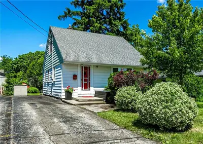 12 Kensington Street, Woodstock, On N4s 5l4