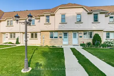 51 Blandford Street 5, Woodstock, On N4s 7h7