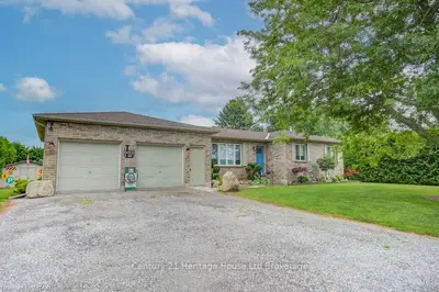 2434 East Quarter Line Road, Norfolk, On N4b 2w4