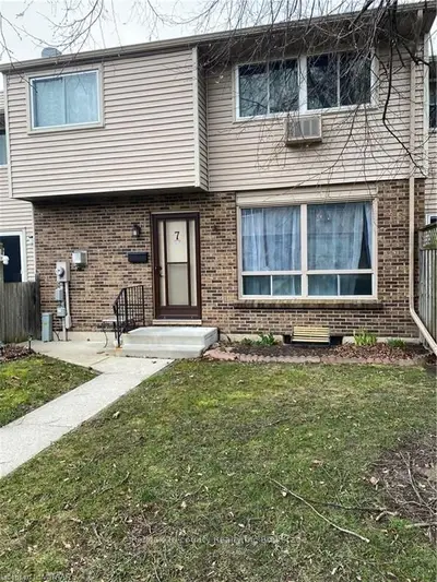 1 Lamers Court 7, Tillsonburg, On N4g 4t6