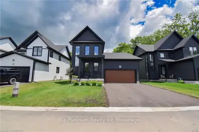 297 Whiting Street 18, Ingersoll, On N5c 0e6