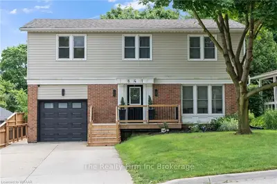 841 Sunset Boulevard, Woodstock, On N4s 4a4