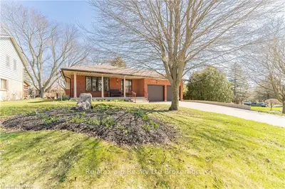 10 Robin Road, Tillsonburg, On N4g 4n6