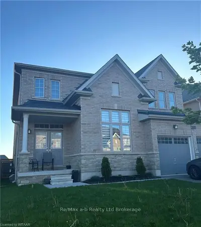 205 Harcourt Crescent Crescent, Woodstock, On N4t 0l3