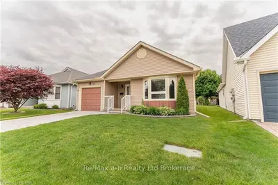 54 Hawkins Crescent, Tillsonburg, On N4g 5k6
