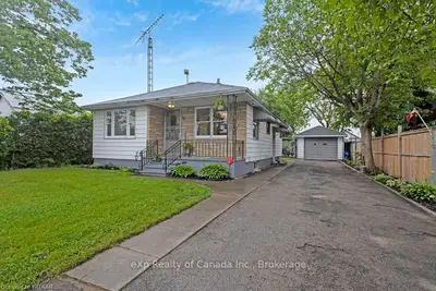 166 Ann Street, Norfolk, On N4b 0h7
