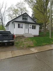 128 Stoney Road, Woodstock, On N4s 3g8