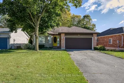 25 Moulton Court, Ingersoll, On N5c 4c4