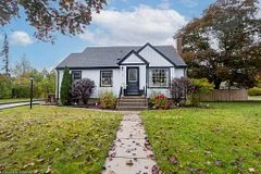 2 Parkside Drive, Tillsonburg, On N4g 3z9