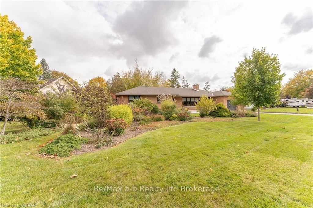 9 ARBOR Lane, Tillsonburg, ON N4G 1X3