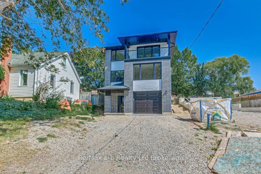 103 South Street, Woodstock, On N4s 3l3