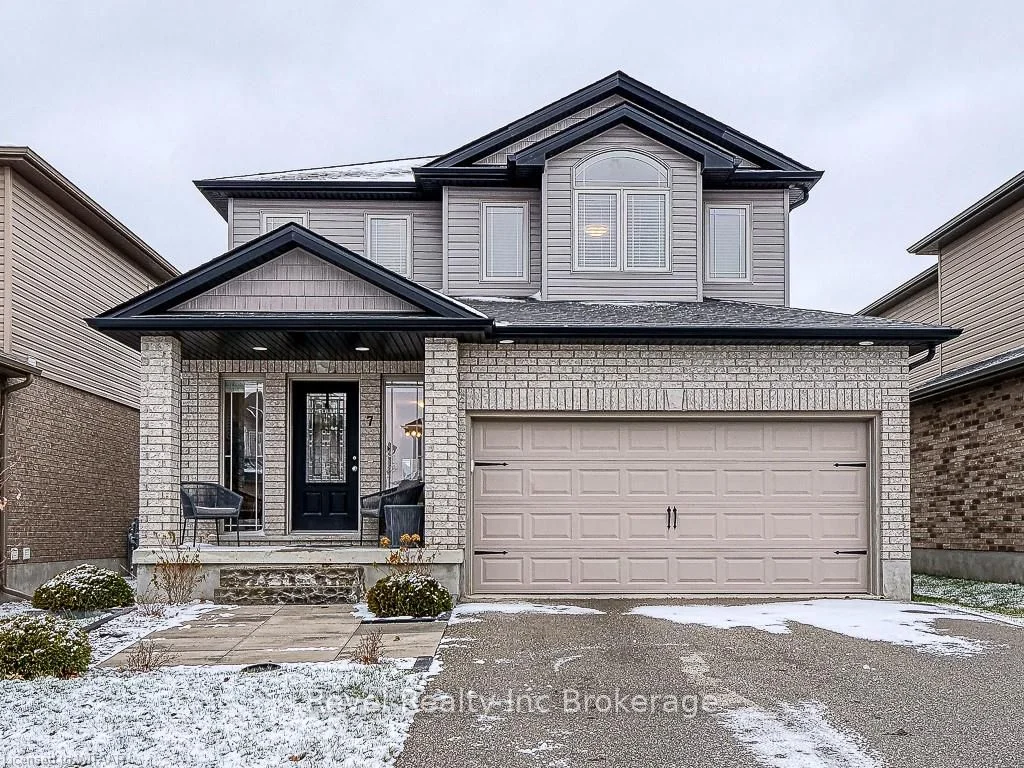 7 Moffatt Avenue, Ingersoll, On N5c 0b2