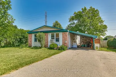 934 Sunset Boulevard, Woodstock, On N4s 4a6