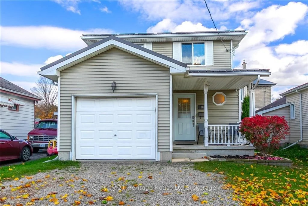 104 WINNIETT Street, Woodstock, ON N4S 5Z7