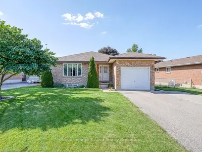 33 KAMPS Crescent, Tillsonburg, ON N4G 5H9