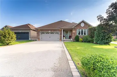 4 JEAN FERRIE Court, Tillsonburg, ON N4G 5W9