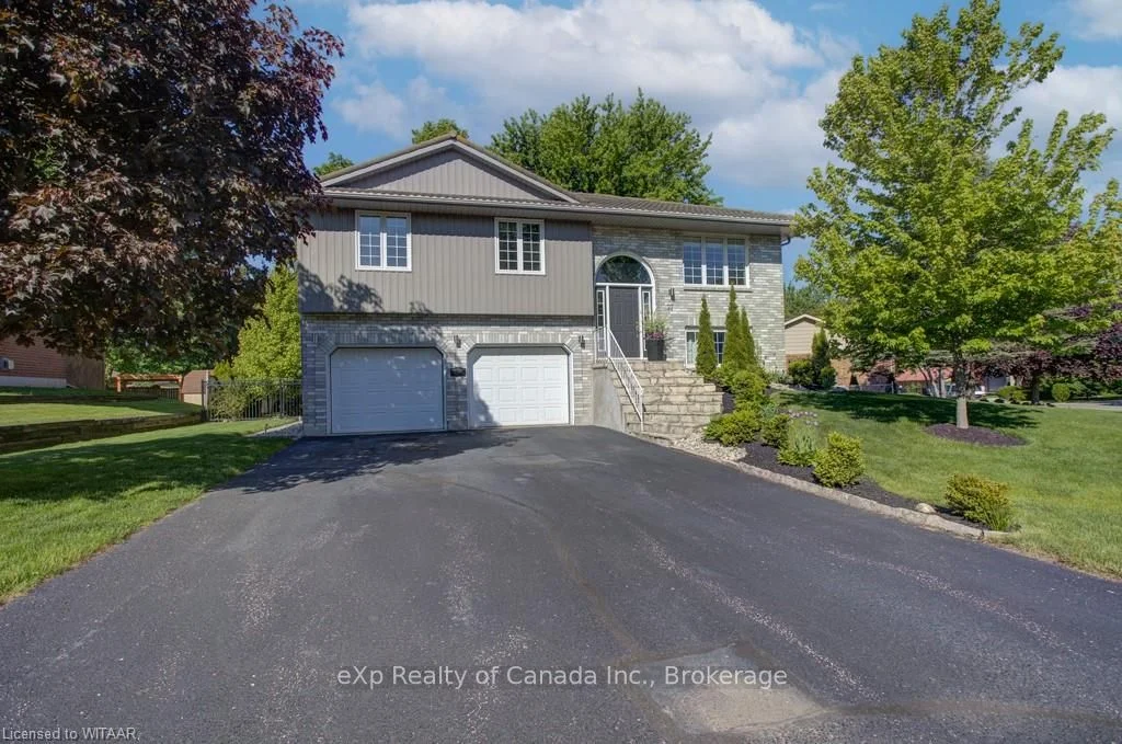 27 LORRAINE Avenue, Tillsonburg, ON N4G 4Z9