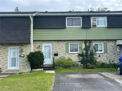 1040 CANFIELD Crescent 4, Woodstock, ON N4S 8P3