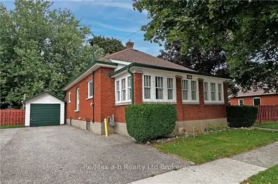 711 HUGHSON Street, Woodstock, ON N4S 4P2