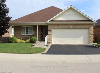 34 HOGARTH Drive, Tillsonburg, ON N4G 0C4