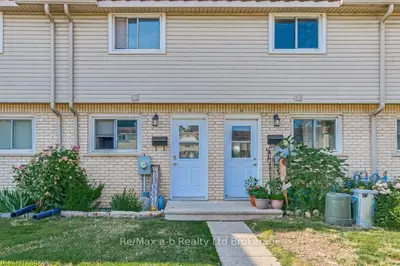 105 SPRINGBANK Avenue N 7, Woodstock, ON N4S 7P7