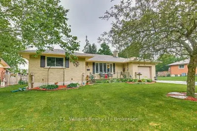 11 NORTHVIEW Drive, Tillsonburg, ON N4G 1M3