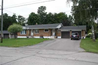 21 CEDAR Street, Tillsonburg, ON N4G 2Y2