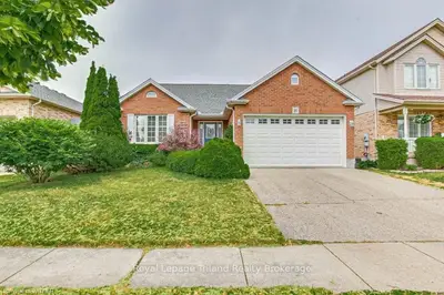 16 CROW Crescent, Woodstock, ON N4T 1S6