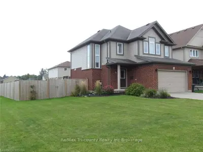 82 SANDERS Crescent, Tillsonburg, ON N4G 0B4