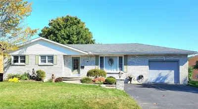 18 ADAMS Avenue, Tillsonburg, ON N4G 5B3
