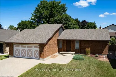1071 IROQUOIS Crescent, Woodstock, ON N4T 1B8